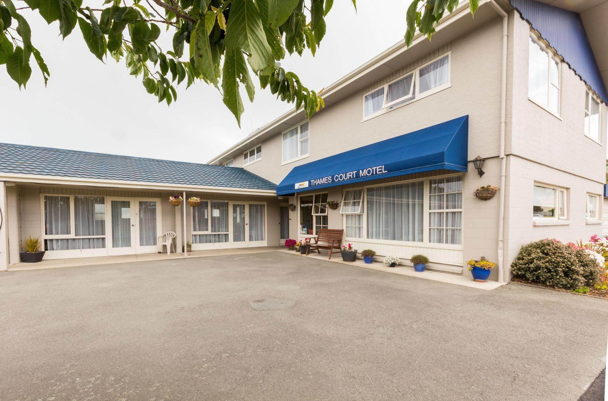 Aaa Thames Court Motel Oamaru Exterior photo