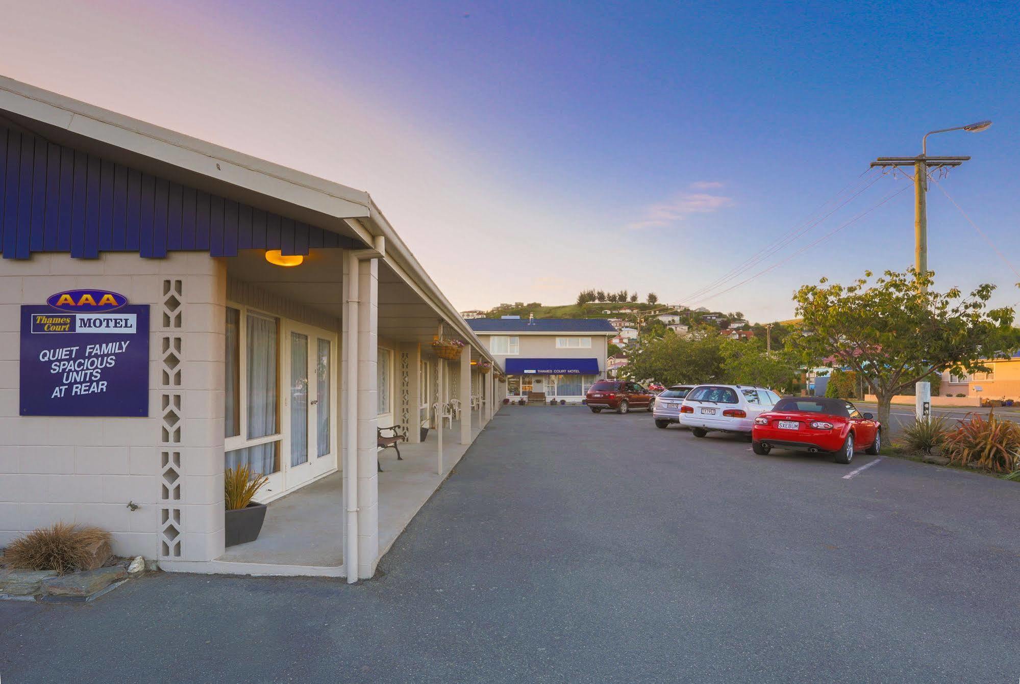 Aaa Thames Court Motel Oamaru Exterior photo