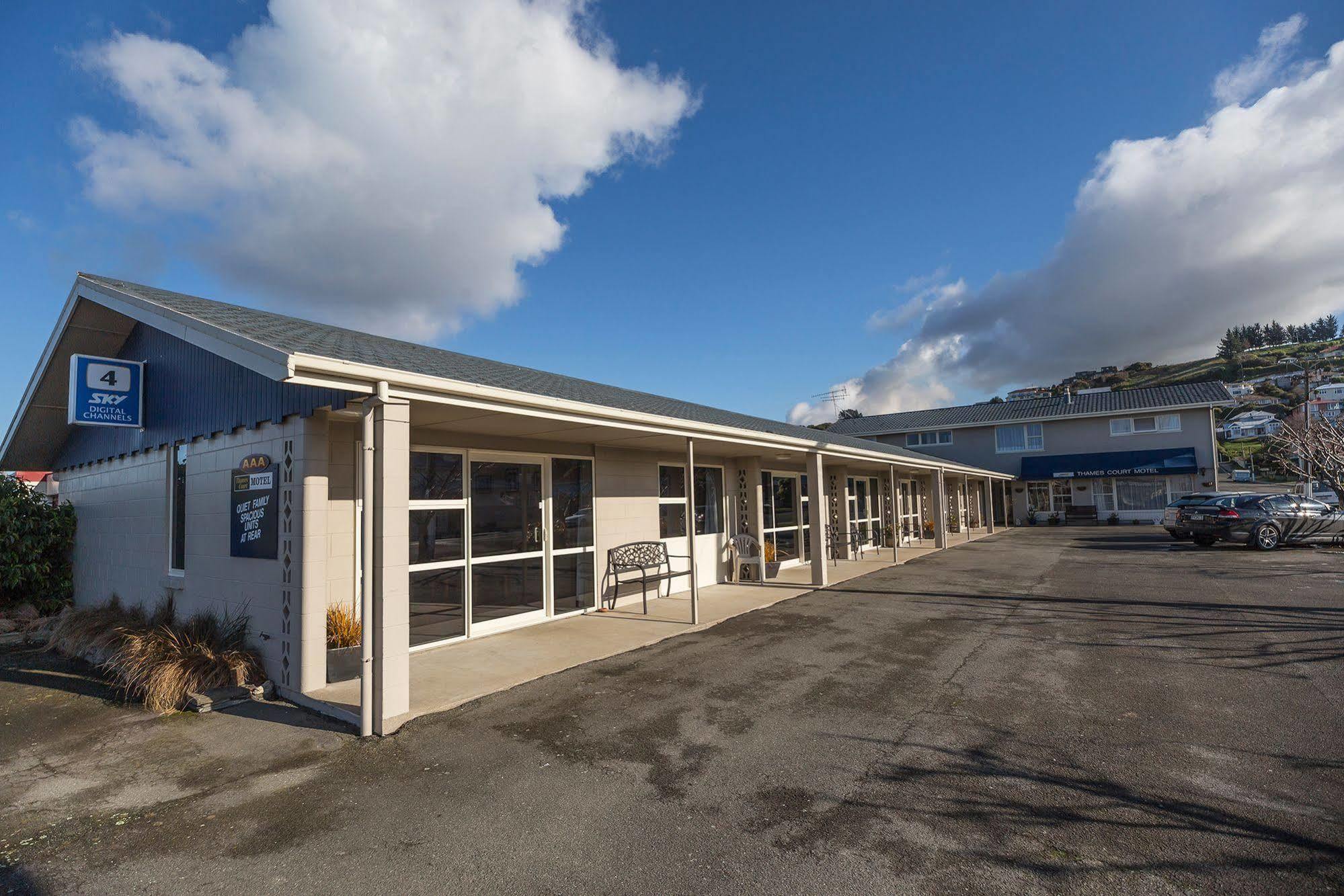 Aaa Thames Court Motel Oamaru Exterior photo